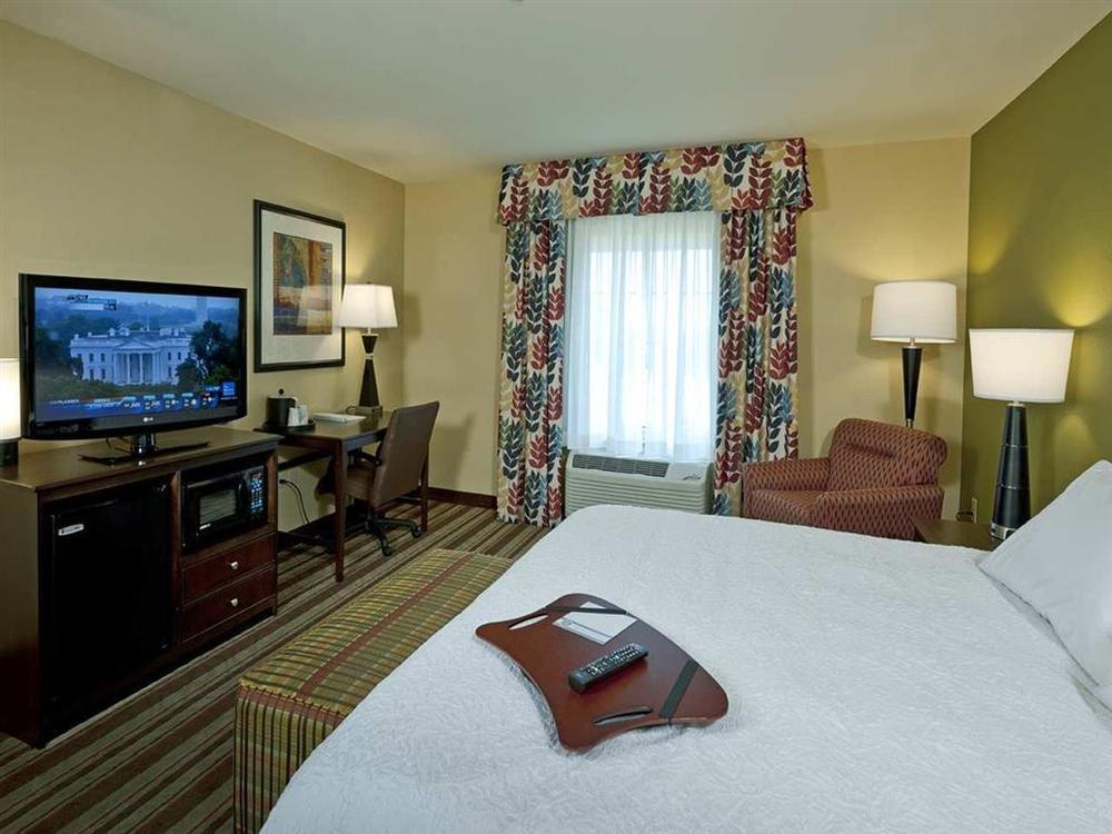 Hampton Inn Augusta Bilik gambar
